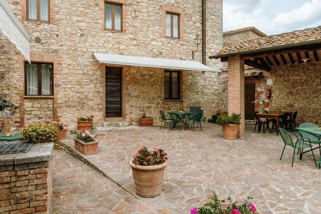 Borgo Villa A Sesta San Gusme Luaran gambar