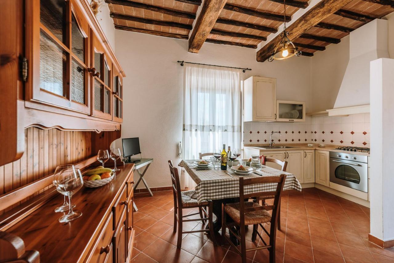 Borgo Villa A Sesta San Gusme Luaran gambar