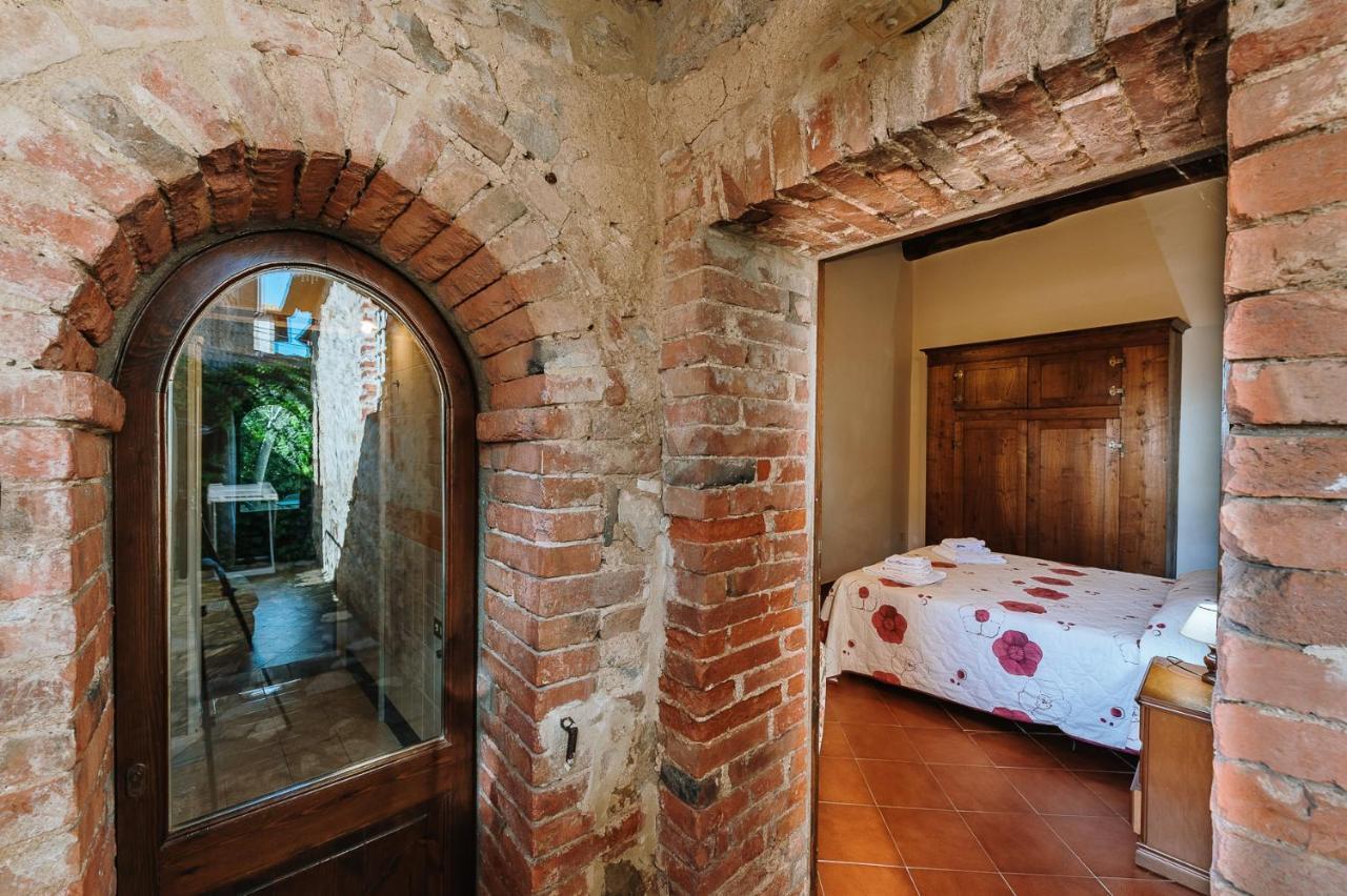 Borgo Villa A Sesta San Gusme Luaran gambar