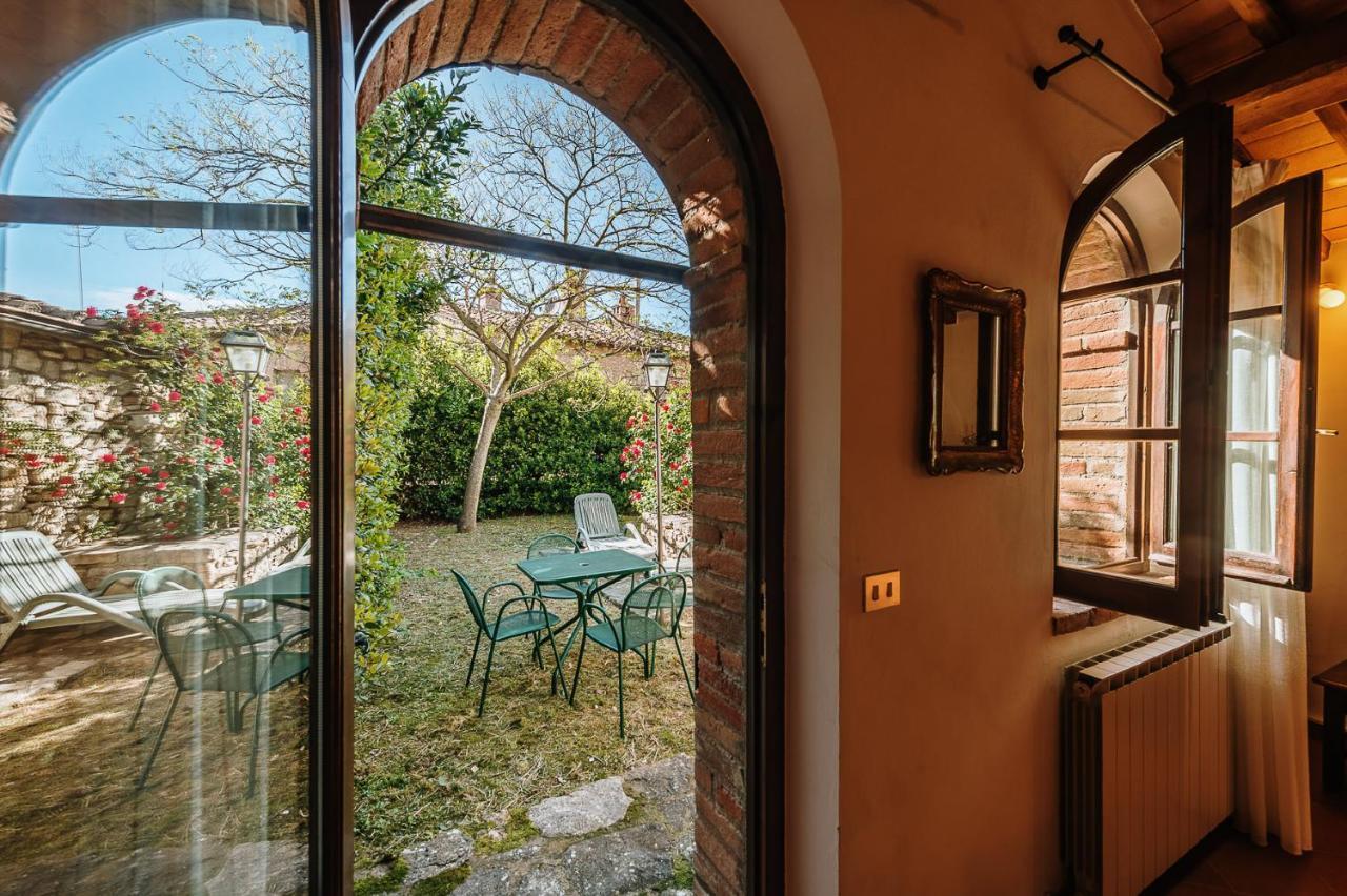 Borgo Villa A Sesta San Gusme Luaran gambar